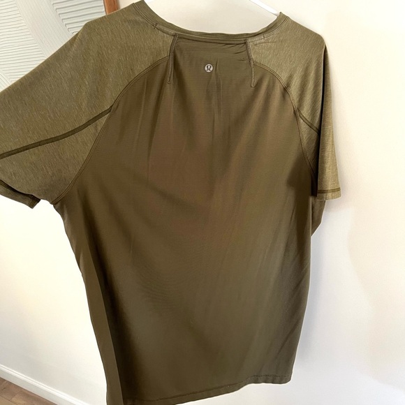 lululemon athletica Olive Green Short Sleeve Tee - Picture 6 of 6